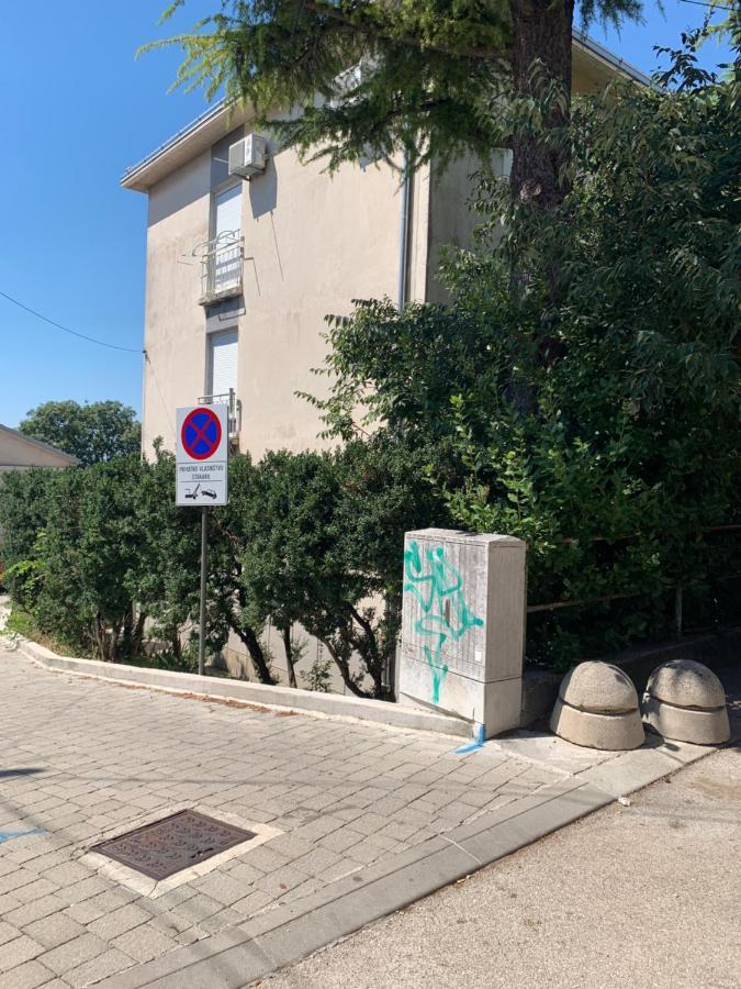 Sanela- Apartman Za Bezbrizan Odmor Crikvenica Eksteriør bilde