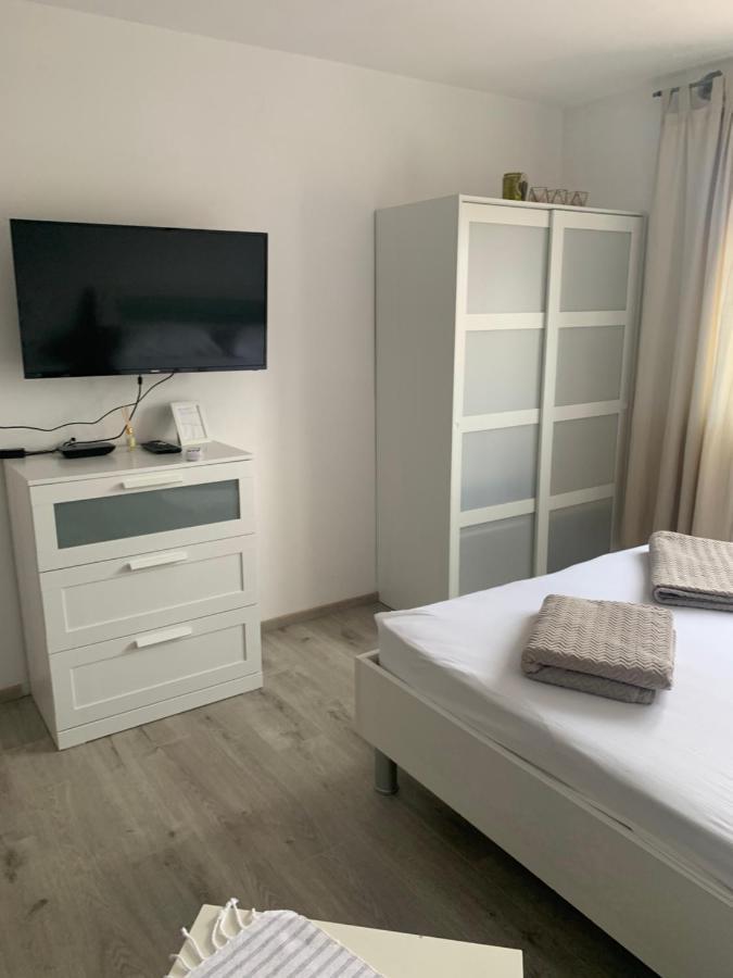 Sanela- Apartman Za Bezbrizan Odmor Crikvenica Eksteriør bilde